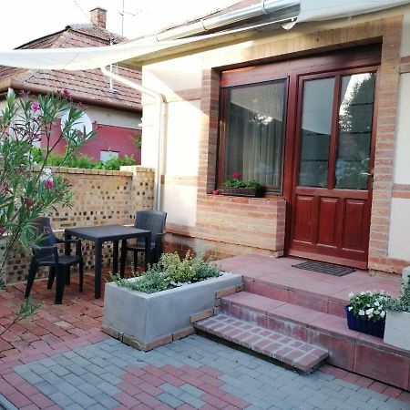 Kerekvar Apartman Gyula Exterior photo